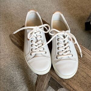 Ecco Soft 7 Leather Lace-up Casual Sneakers